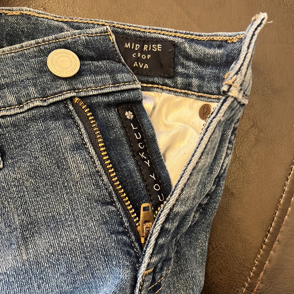 3 for $15 Lucky Brand Mid Rise Crop Ava Jeans - Picture 5 of 5